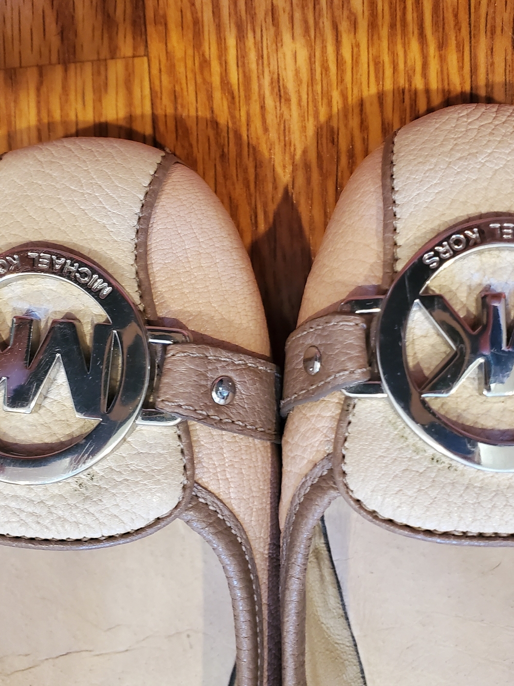 Michael Kors Fulton Moccasin Light Pink, Cream, and Tan Leather Logo Flats - Picture 3 of 6